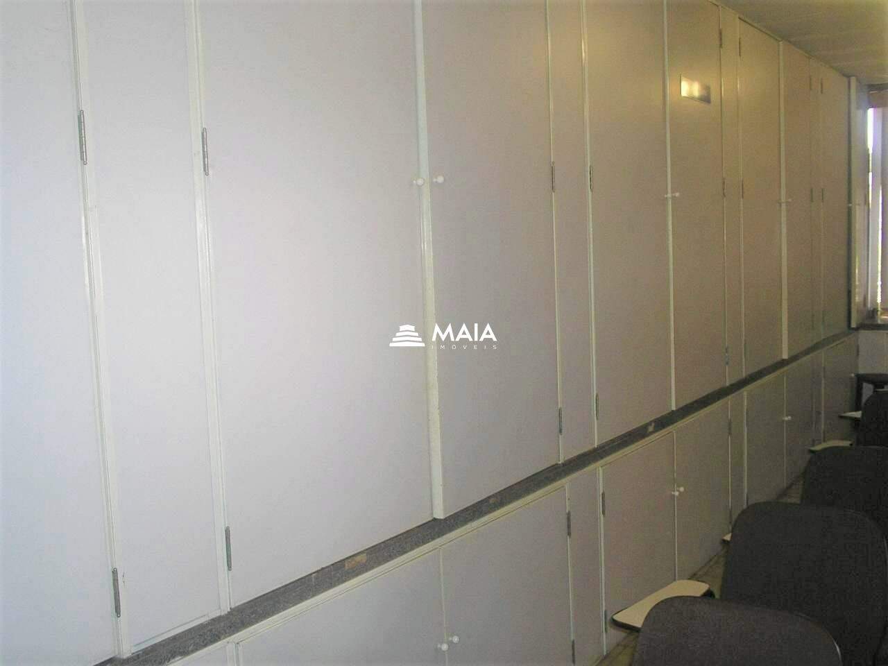 Comercial à venda no Mercês: 