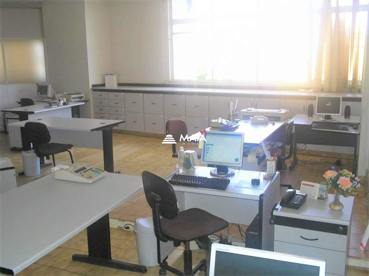 Comercial à venda no Mercês: 