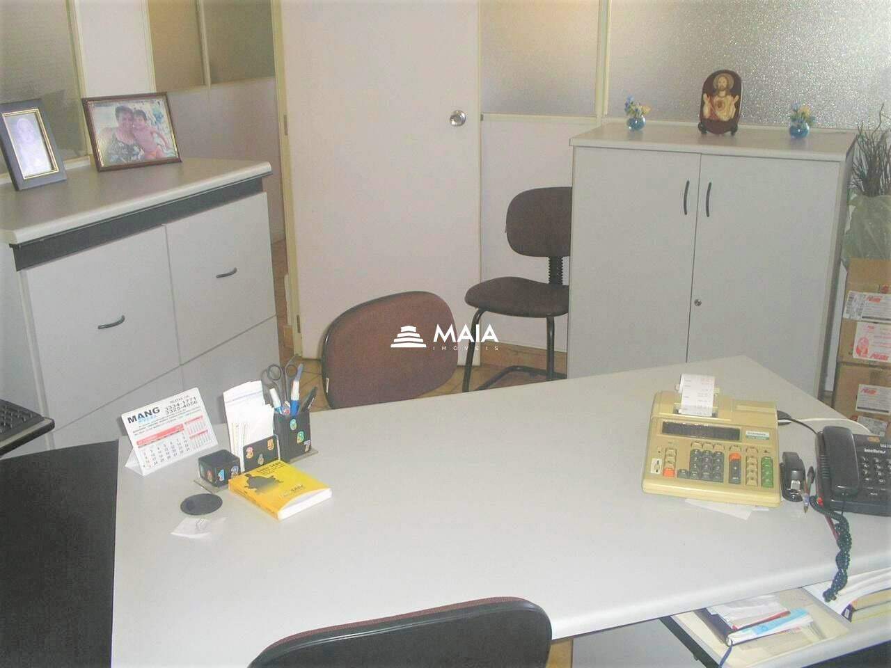 Comercial à venda no Mercês: 