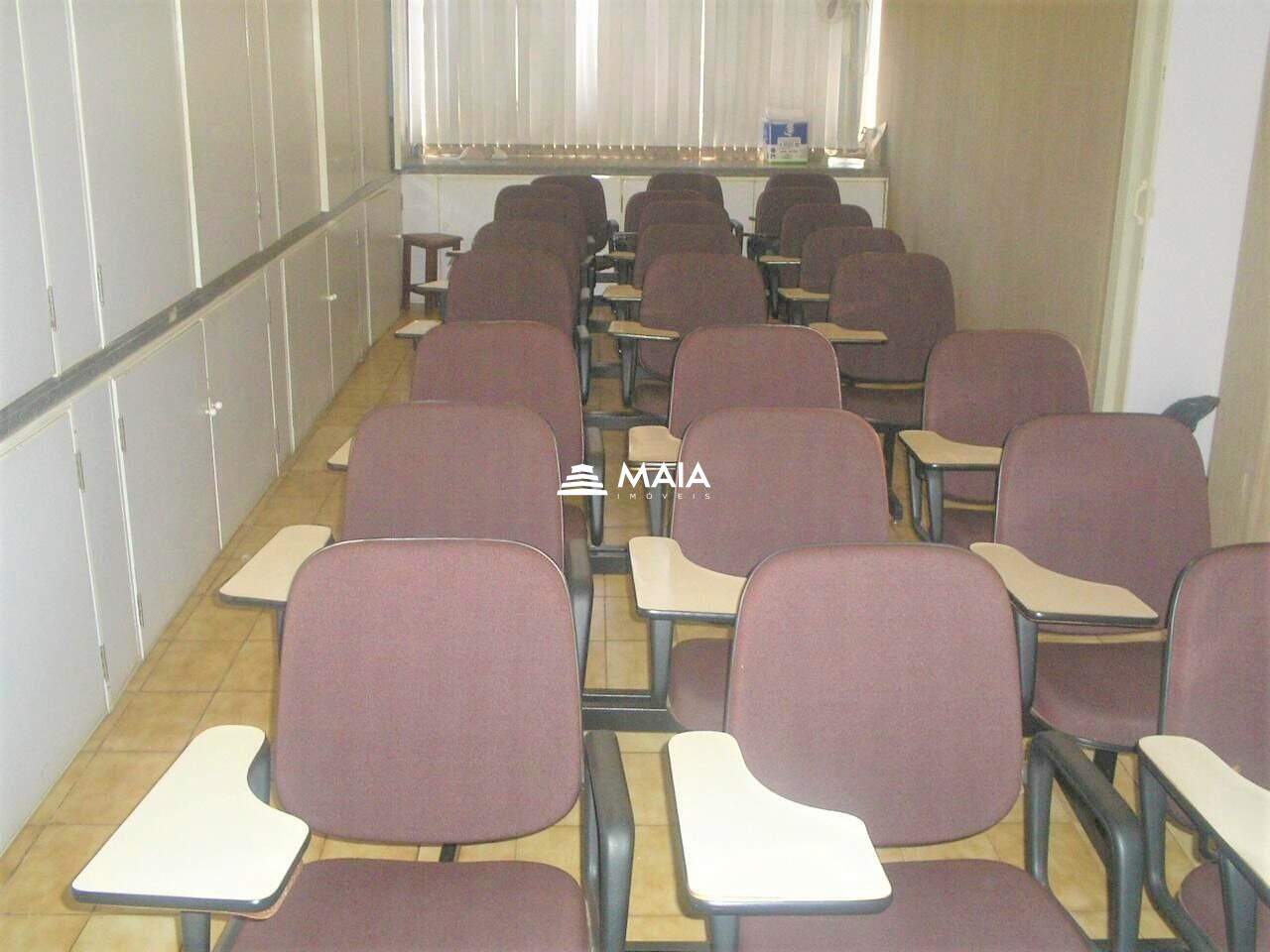 Comercial à venda no Mercês: 