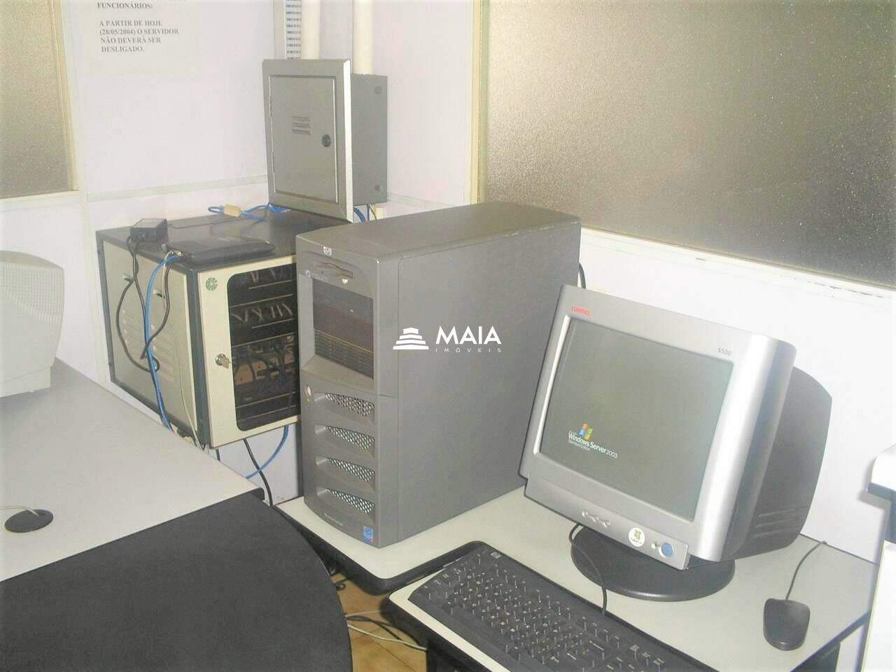 Comercial à venda no Mercês: 