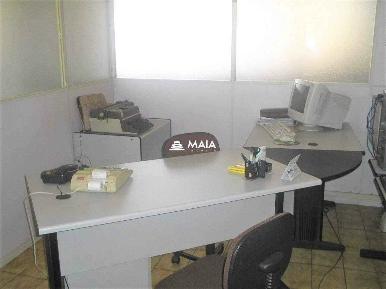 Comercial à venda no Mercês: 