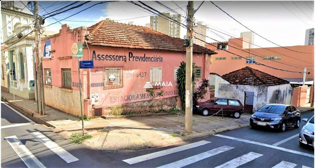 Casa à venda no bairro Centro