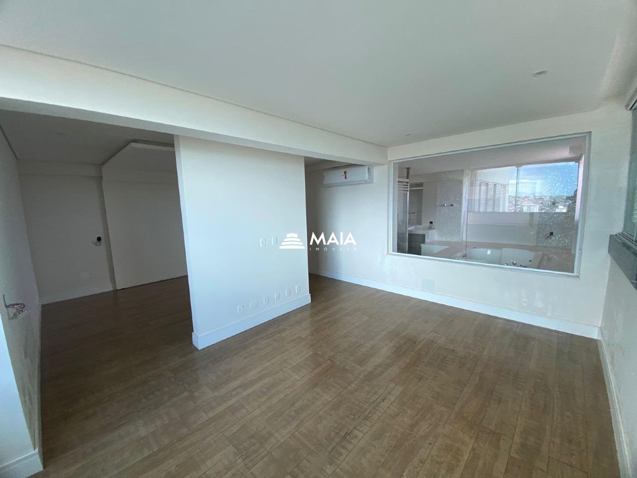 Apartamento à venda no Mercês: 