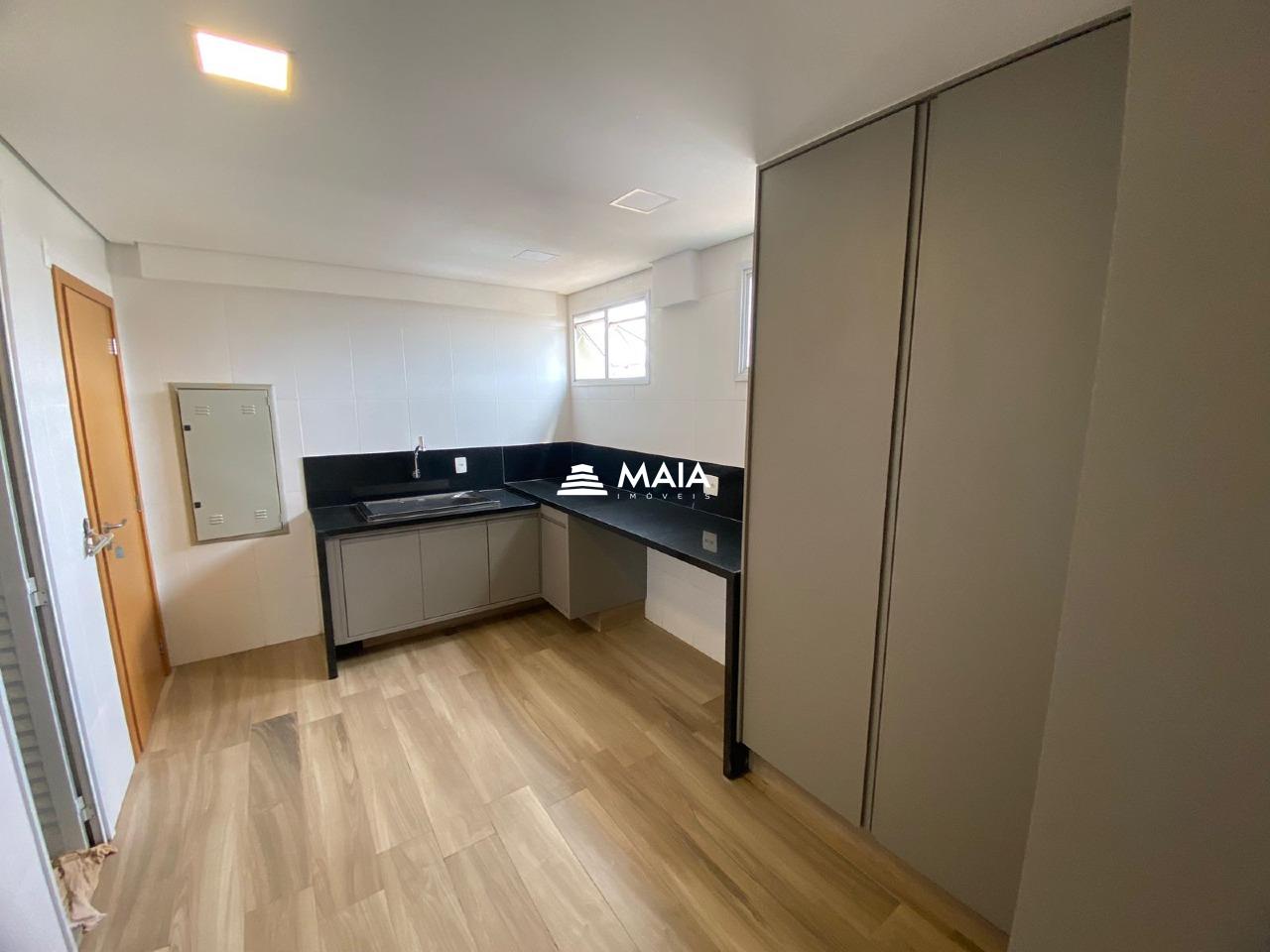 Apartamento à venda no Mercês: 