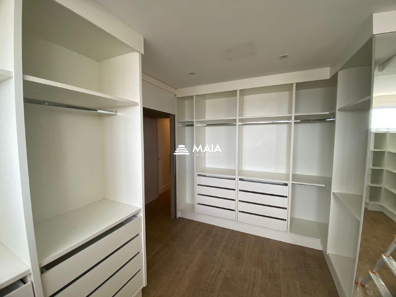 Apartamento à venda no Mercês: 