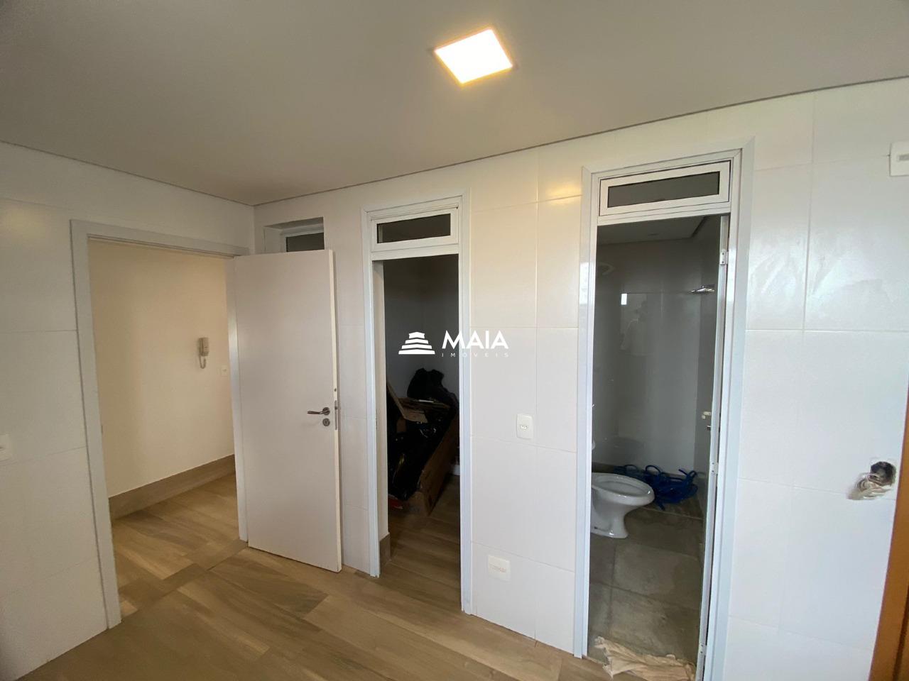 Apartamento à venda no Mercês: 