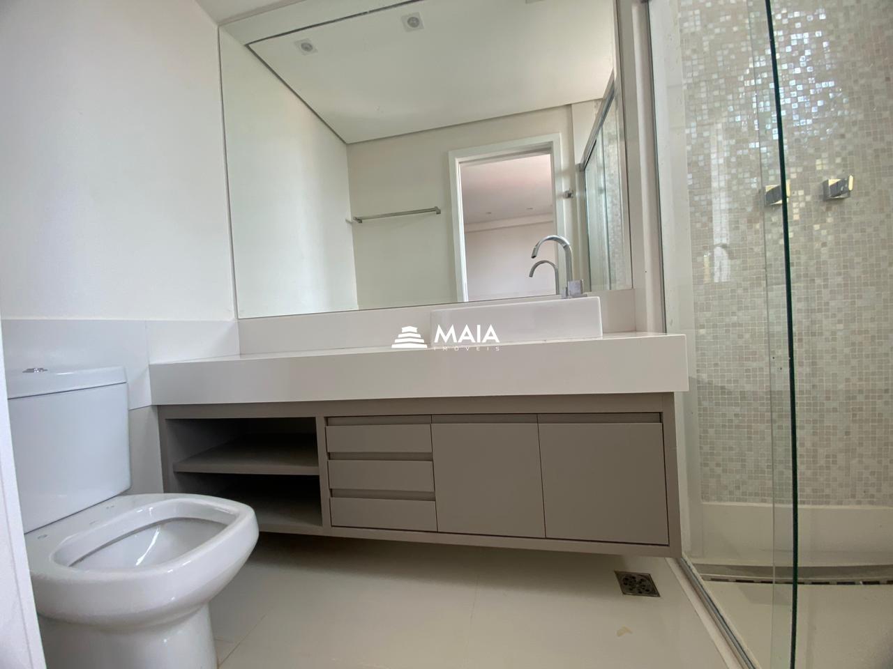 Apartamento à venda no Mercês: 