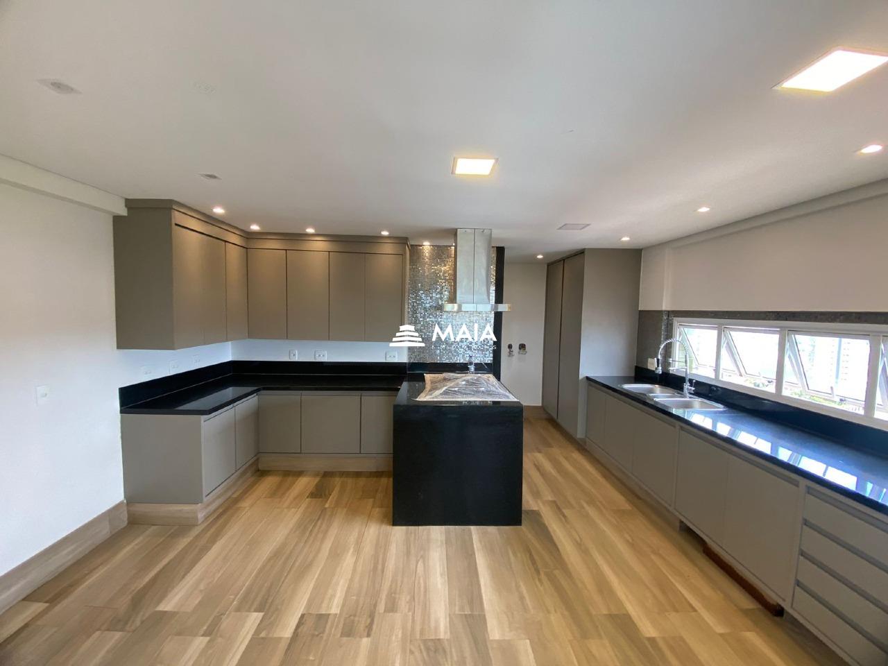 Apartamento à venda no Mercês: 