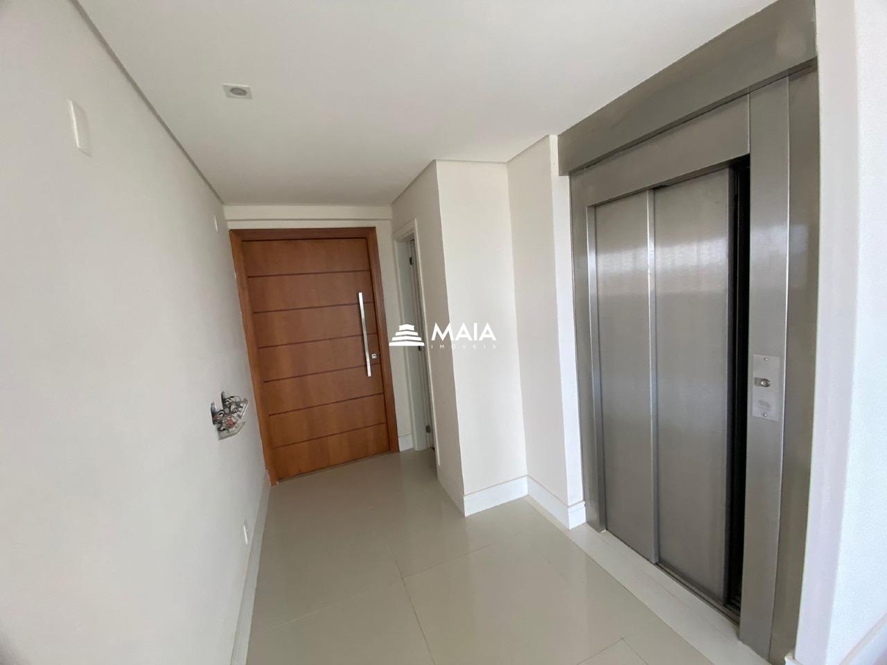 Apartamento à venda no Mercês: 