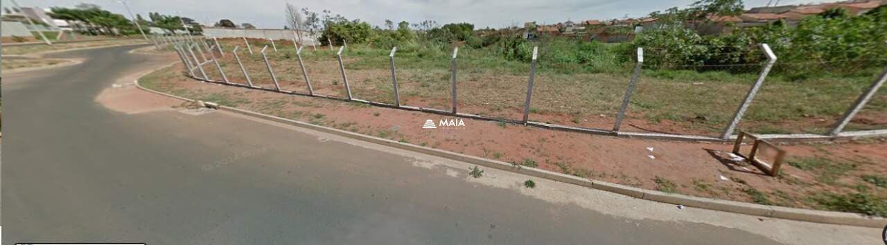 Terreno/Área à venda no Jardim do Lago: 