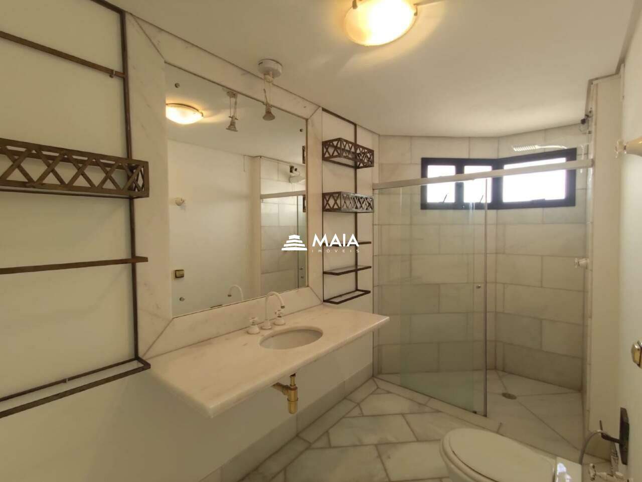 Apartamento à venda no Mercês: 