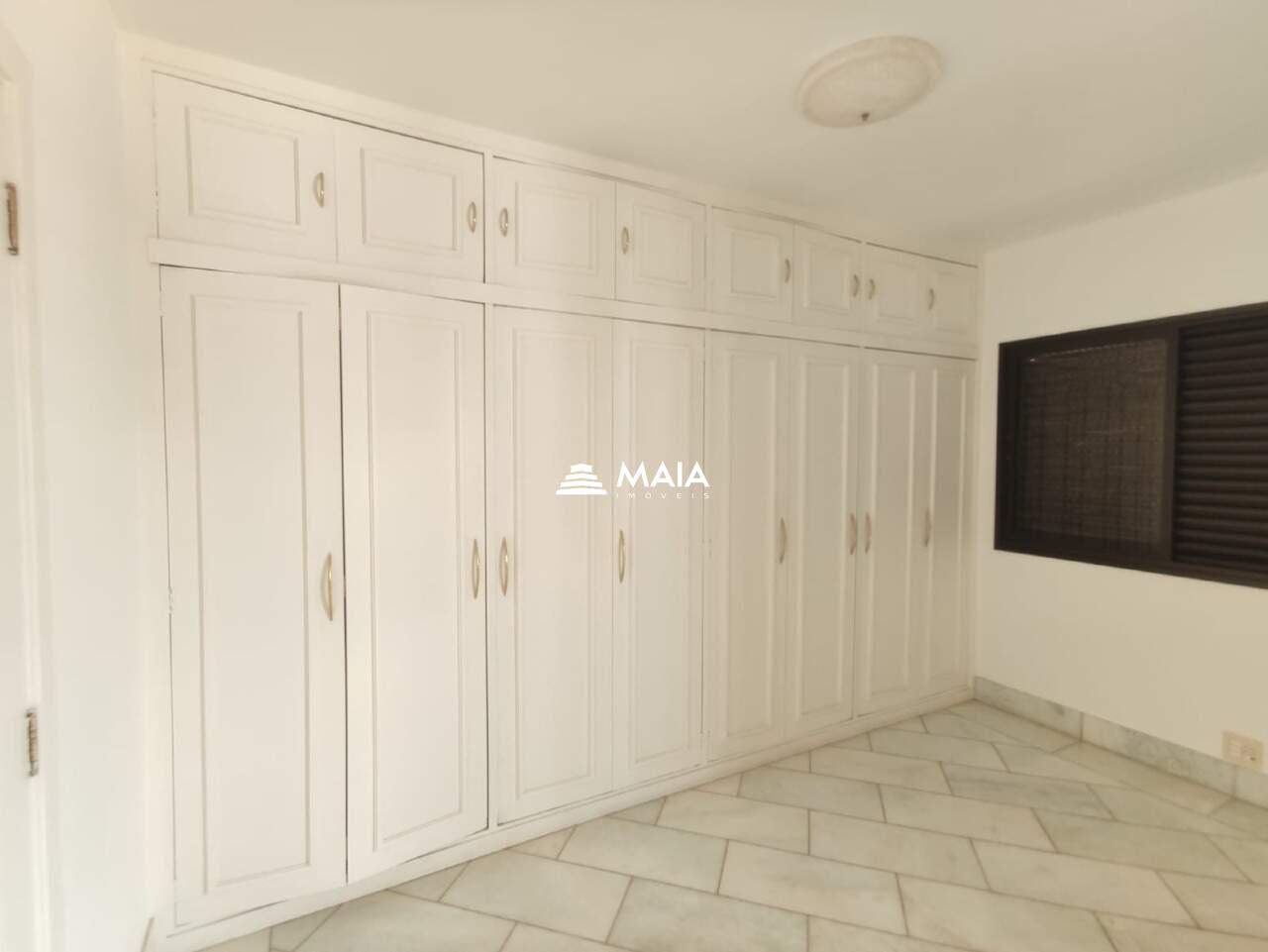 Apartamento à venda no Mercês: 