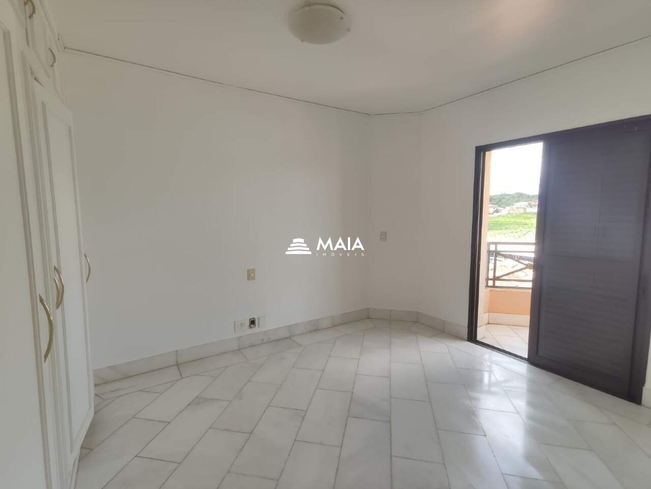 Apartamento à venda no Mercês: 