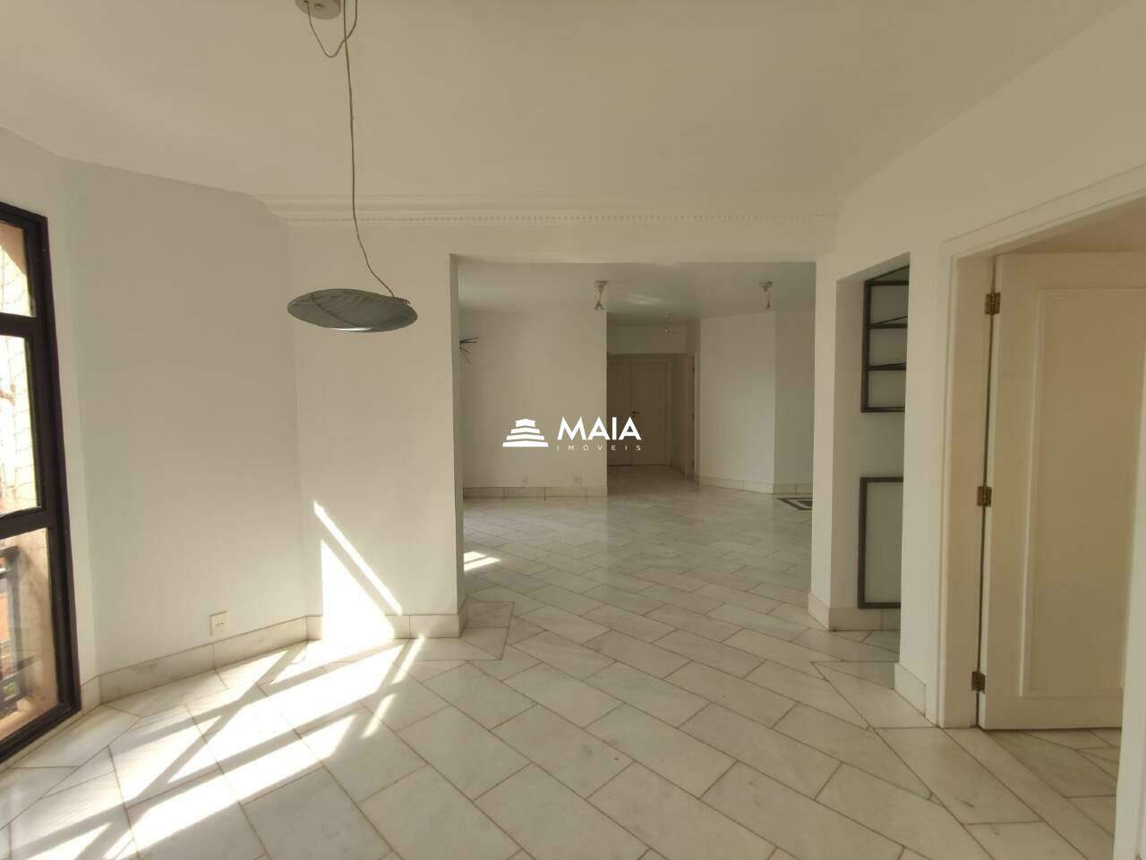 Apartamento à venda no Mercês: 