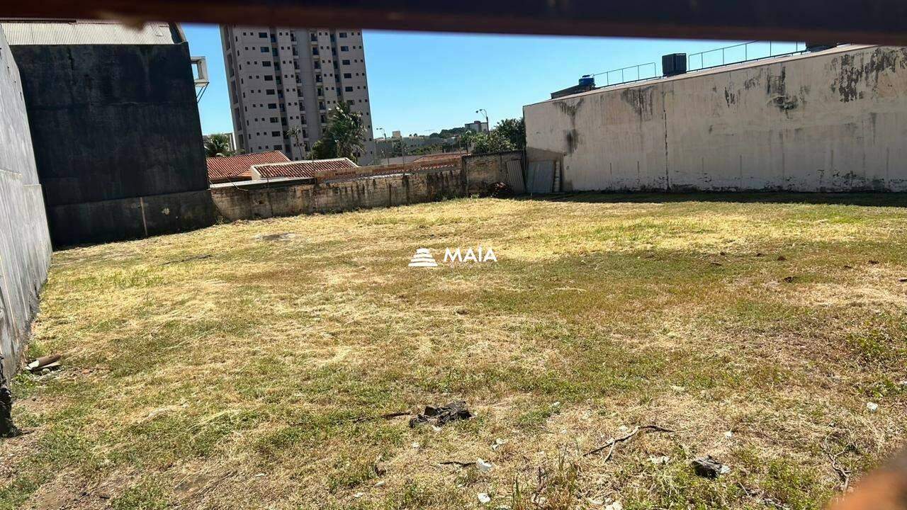 Terreno/Área à venda no Santa Maria: 