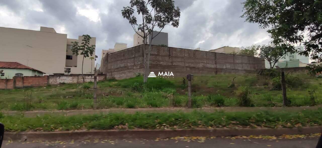 Terreno/Área à venda no Quinta Boa Esperança: 