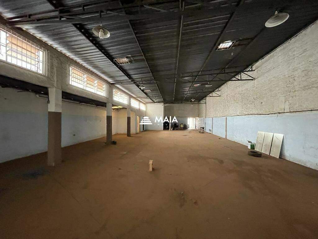 Galpão para aluguel no Universitário: 