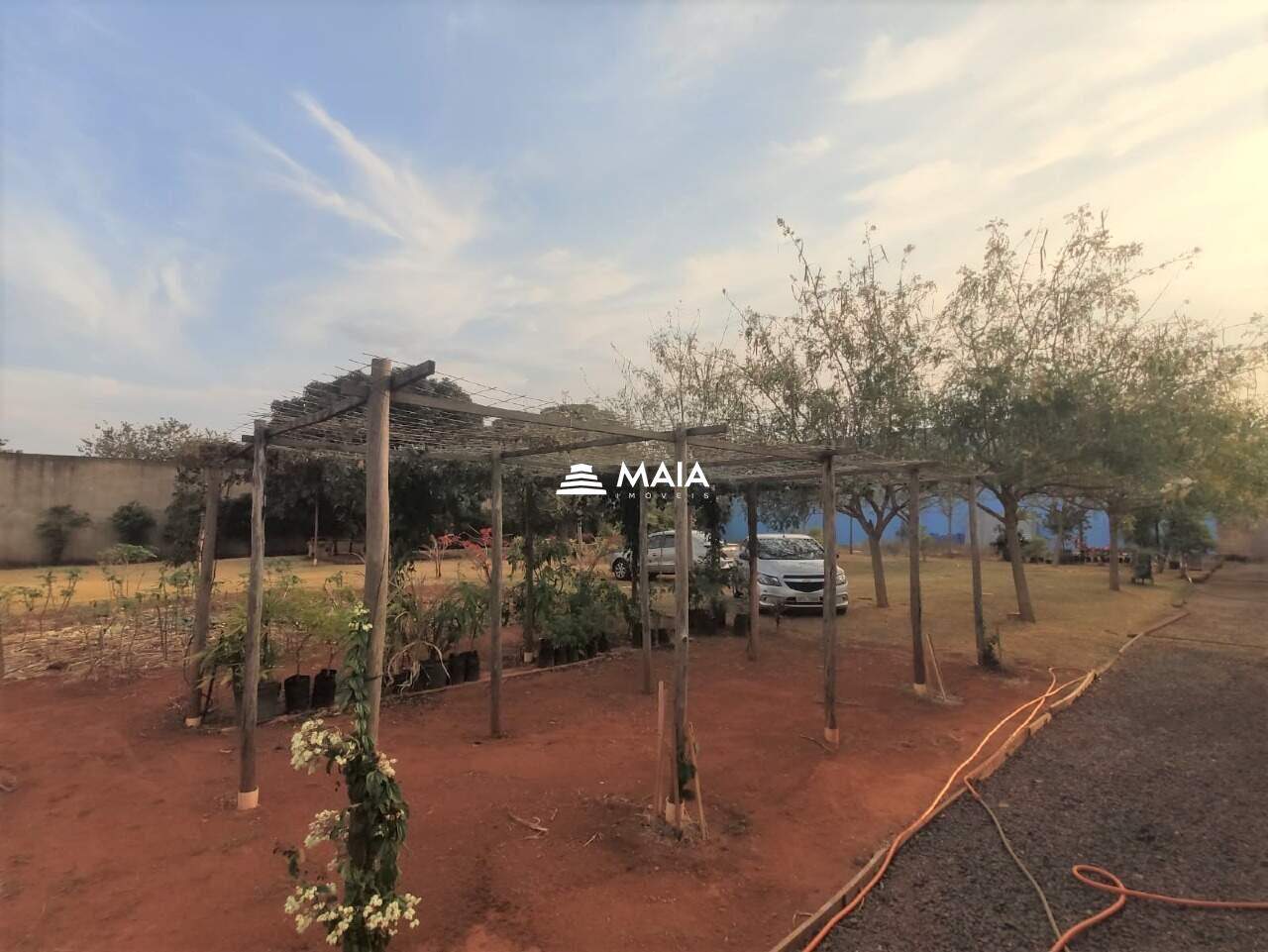 Terreno/Área à venda no Manoel Mendes: 