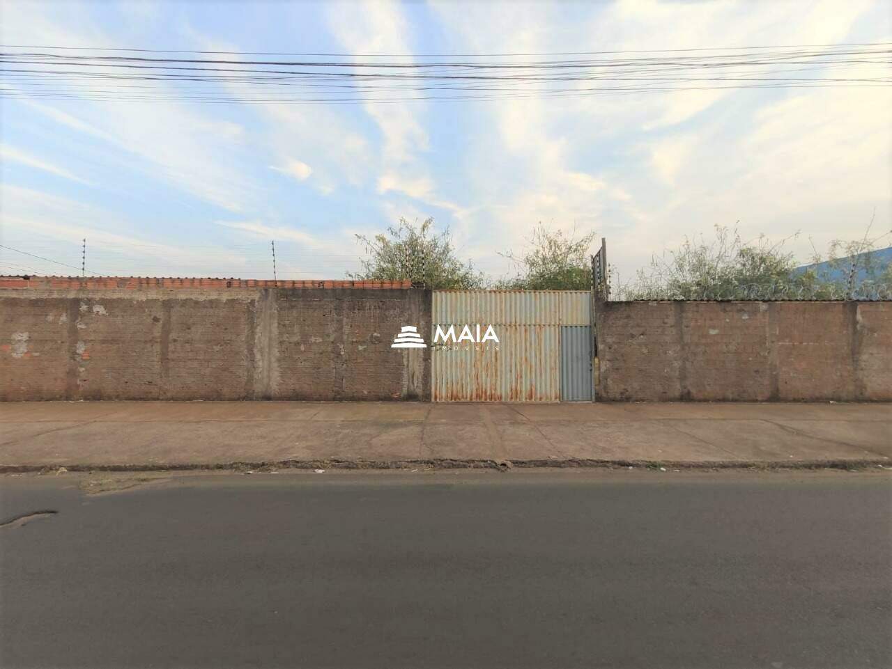 Terreno à venda no bairro Conjunto Manoel Mendes 