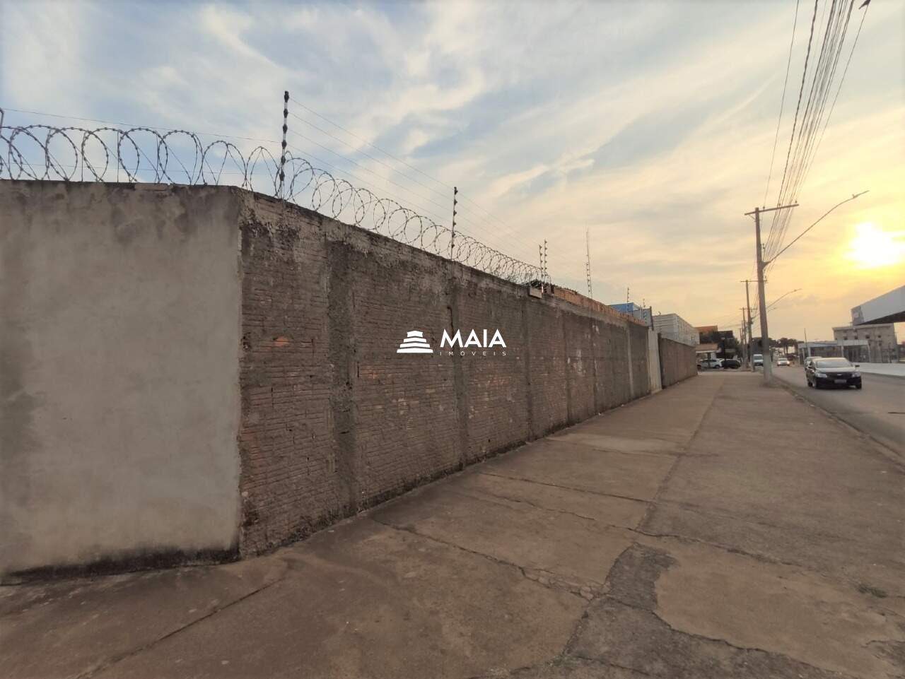 Terreno/Área à venda no Manoel Mendes: 