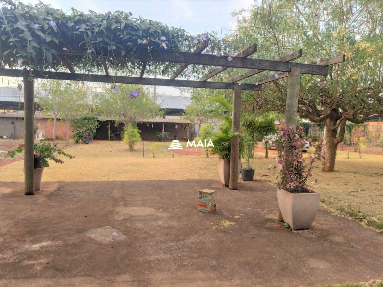 Terreno/Área à venda no Manoel Mendes: 