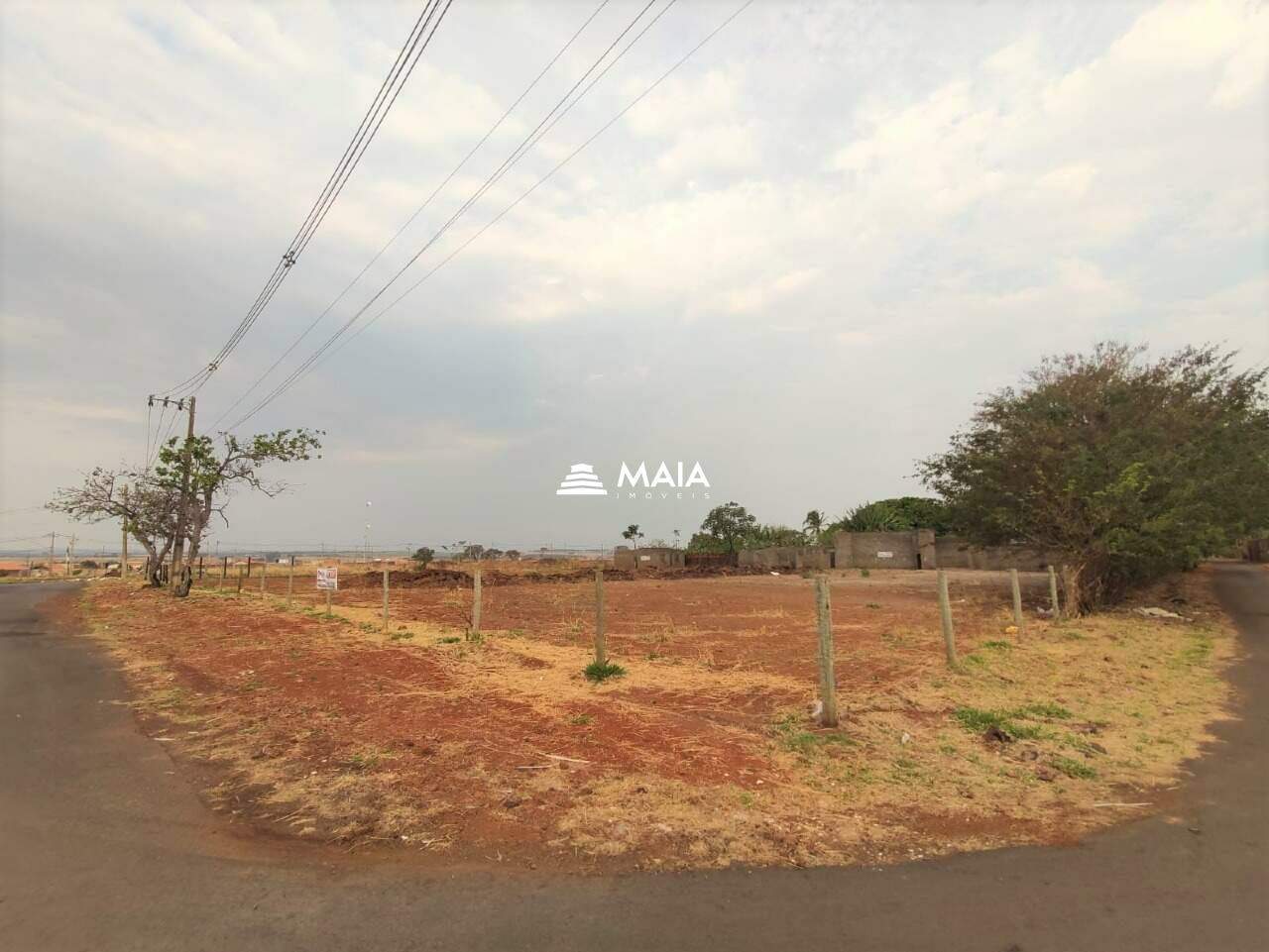 Terreno/Área à venda no Jardim Santa Clara: 