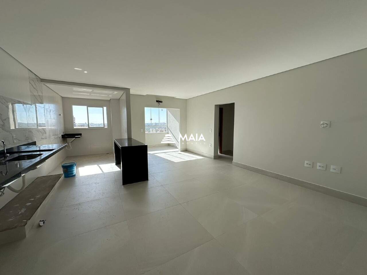 Apartamento à venda no Mercês: 