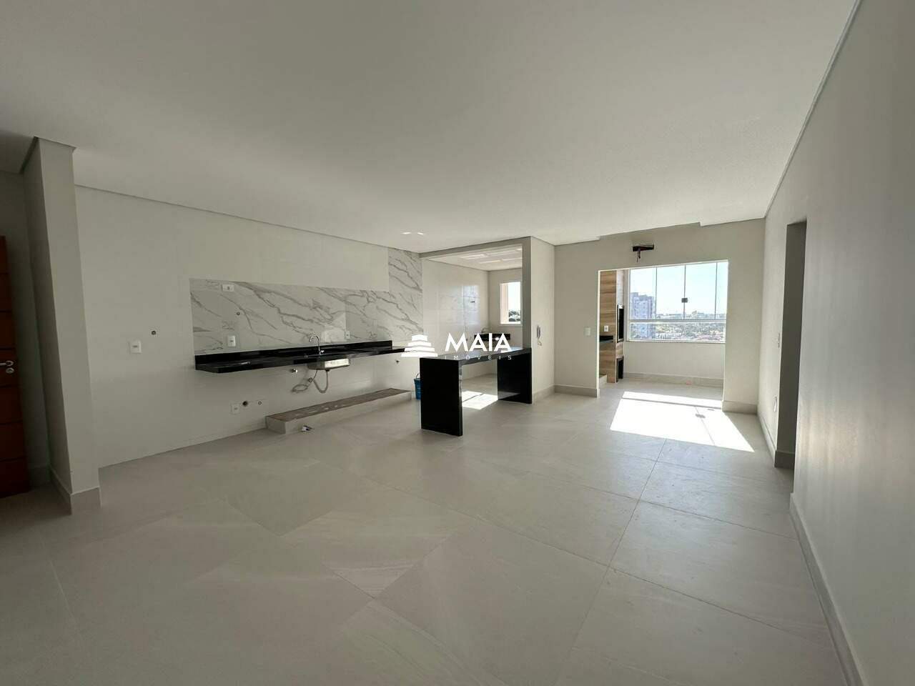 Apartamento à venda no Mercês: 