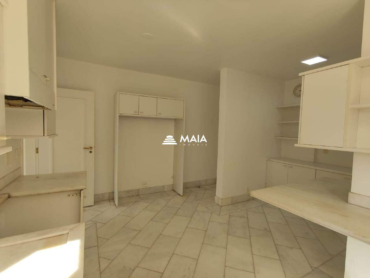 Apartamento para aluguel no Mercês: 