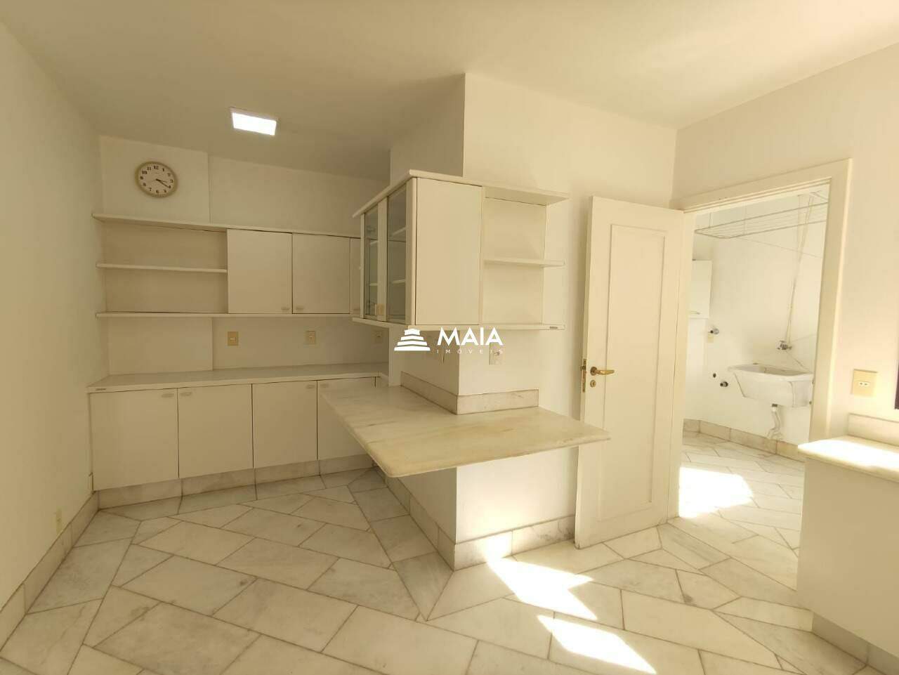 Apartamento para aluguel no Mercês: 