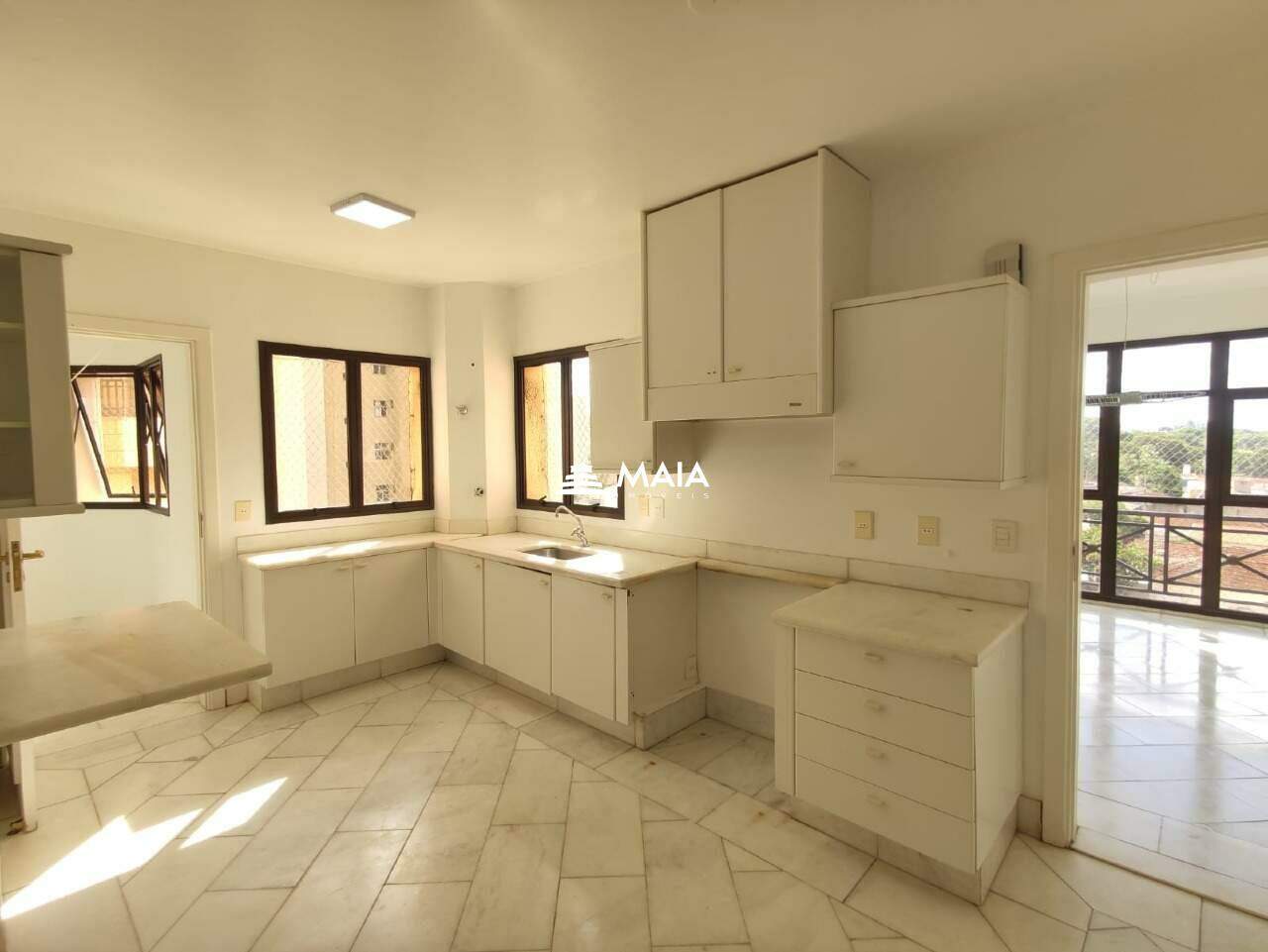 Apartamento para aluguel no Mercês: 