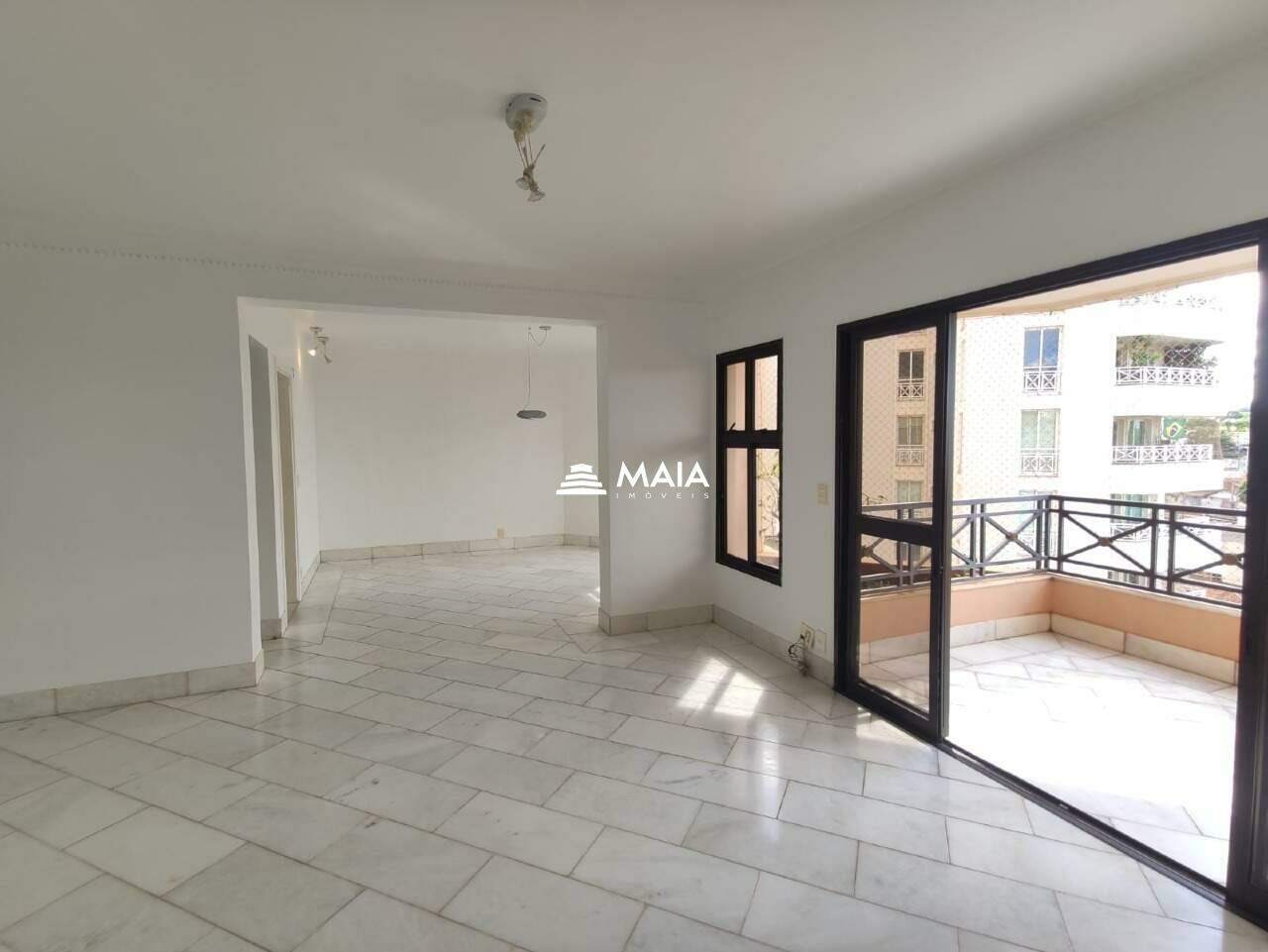 Apartamento para aluguel no Mercês: 