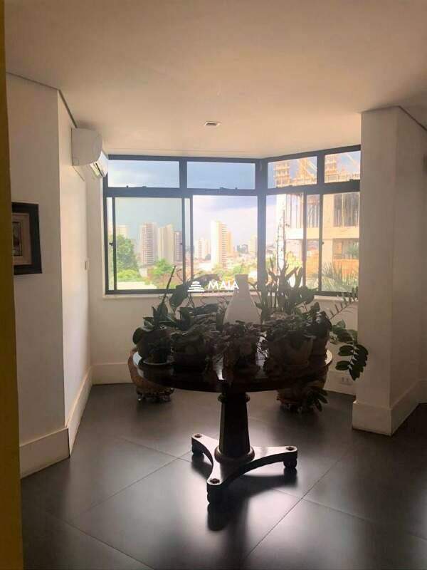 Apartamento à venda no Mercês: 