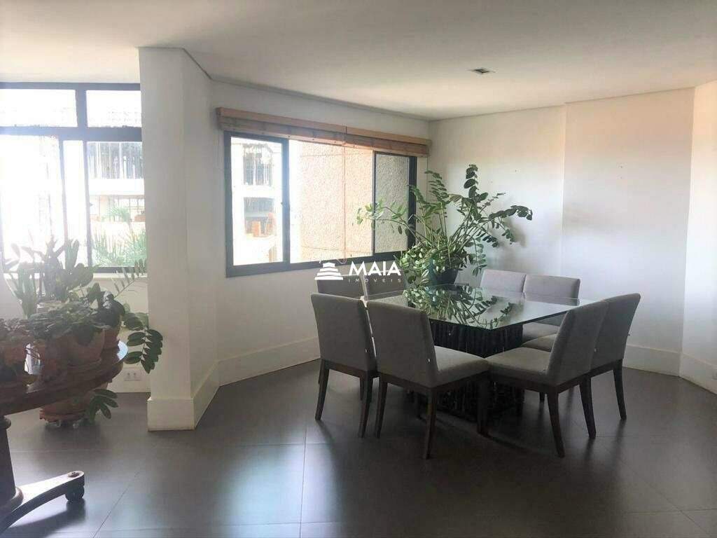 Apartamento à venda no Mercês: 