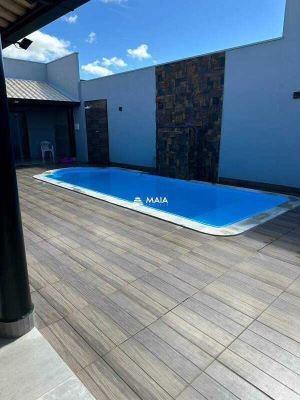 Casa à venda no bairro Parque das Laranjeiras