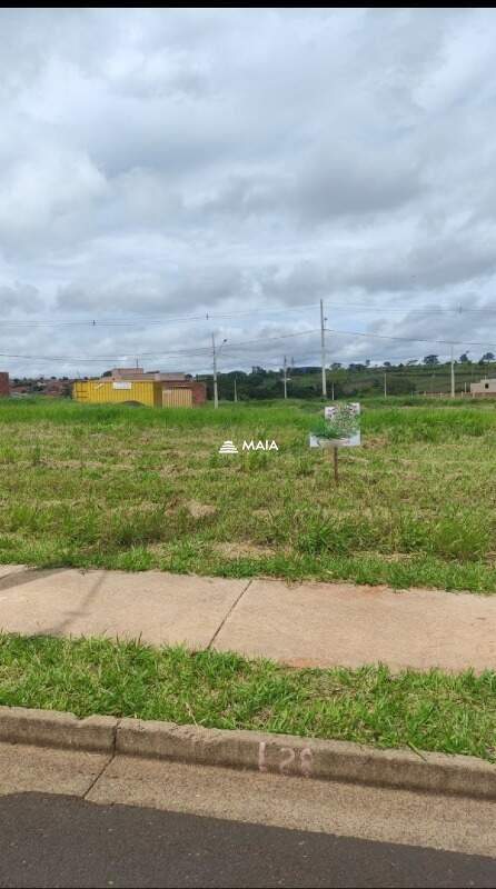 Terreno/Área à venda no Oneida Mendes II: 