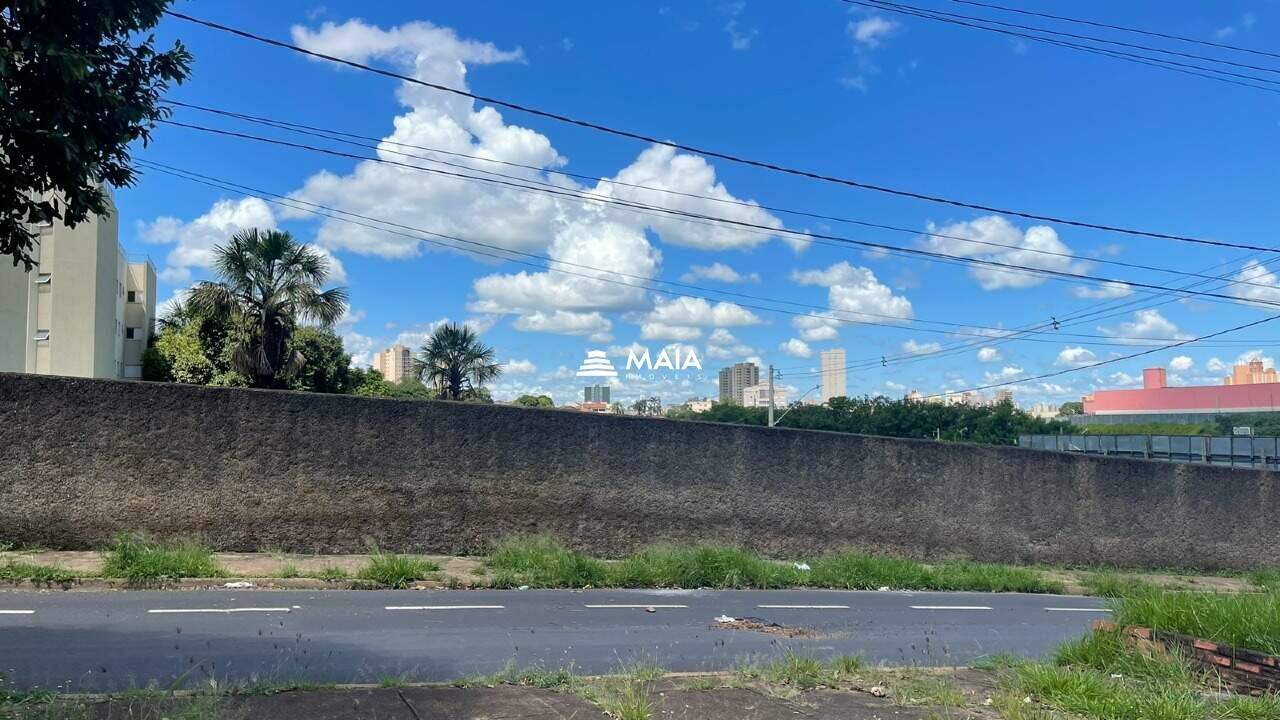 Terreno à venda no bairro Santa Maria