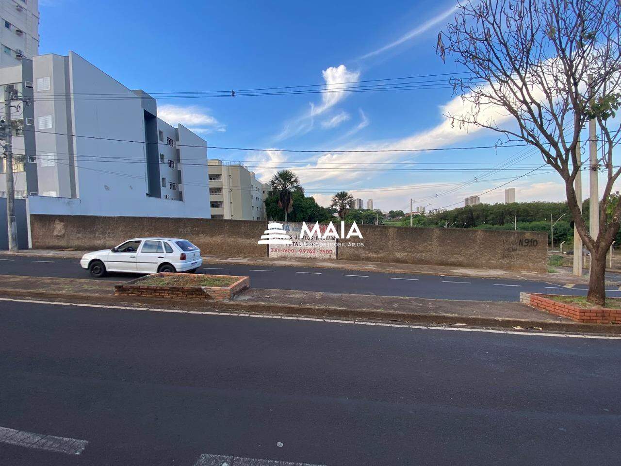 Terreno/Área à venda no Santa Maria: 