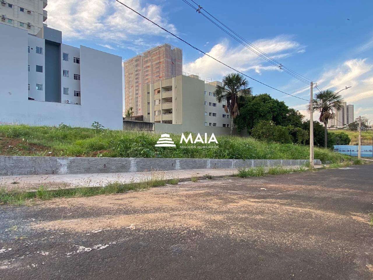 Terreno/Área à venda no Santa Maria: 