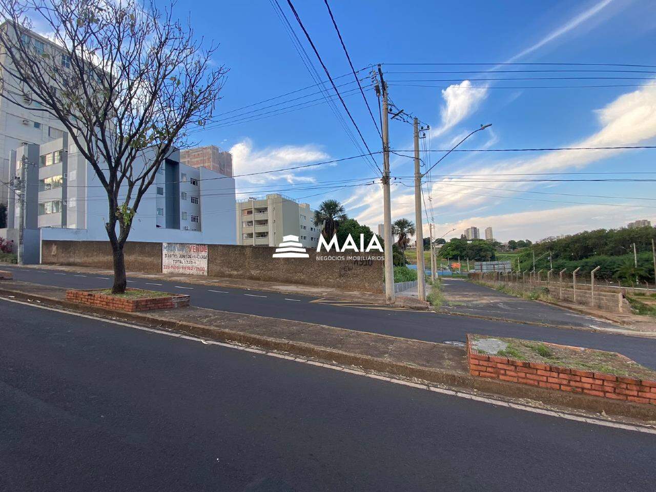 Terreno/Área à venda no Santa Maria: 