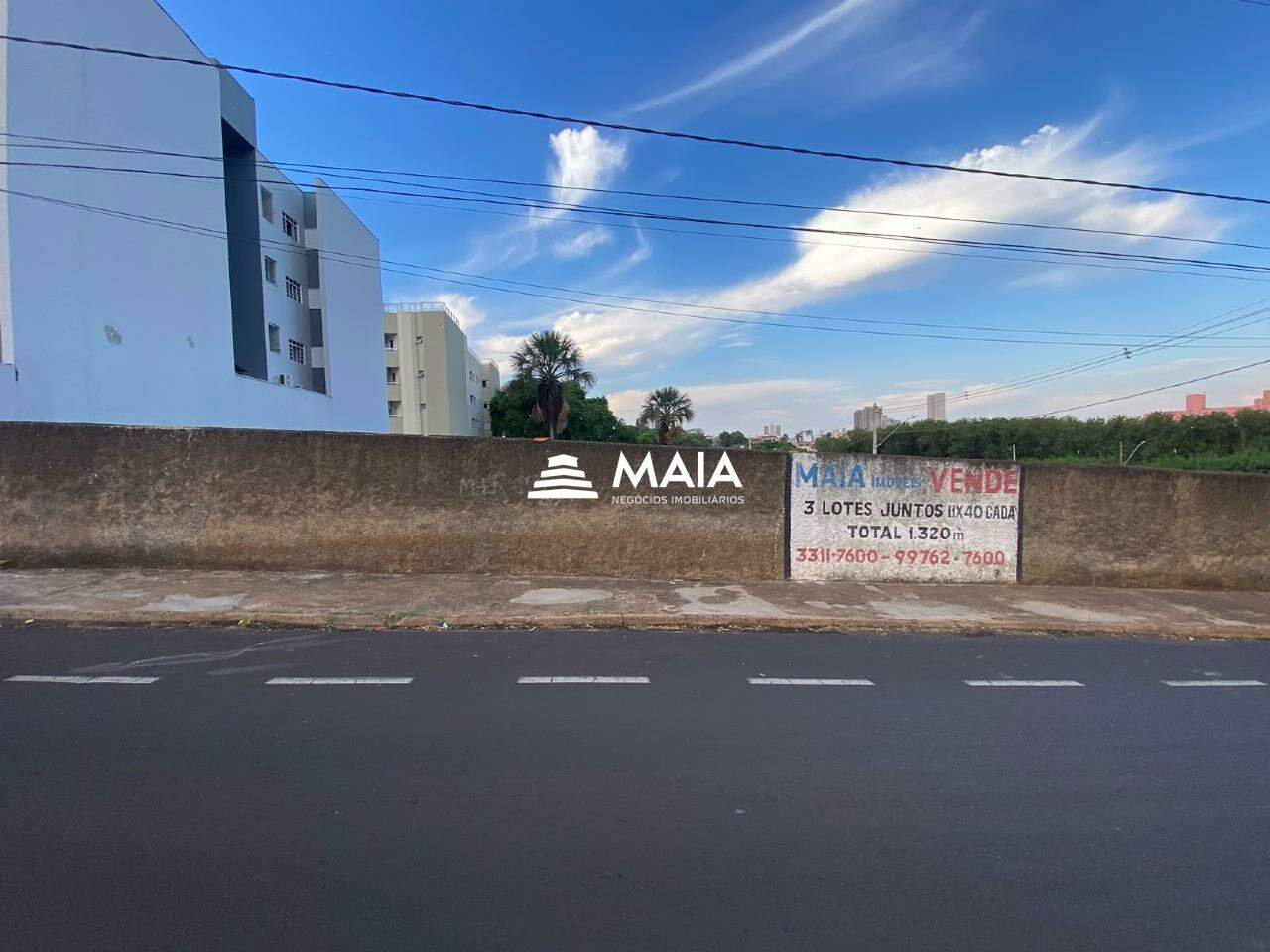 Terreno/Área à venda no Santa Maria: 