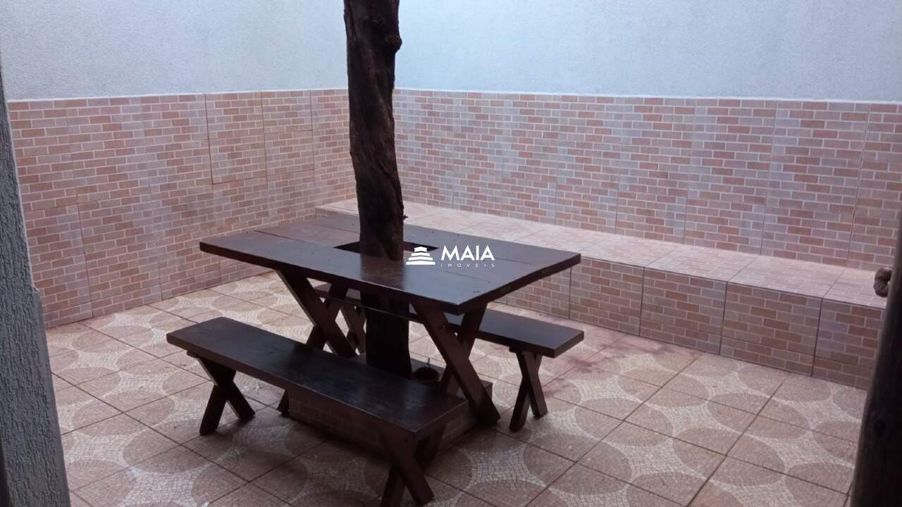 Casa à venda no Jardim Elza Amuí : 