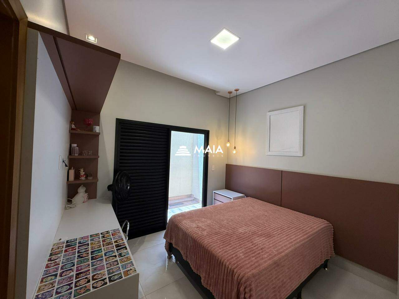 Casa de Condomínio à venda no Estância dos Ipês: 