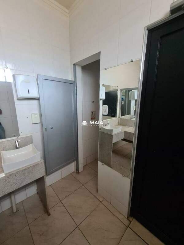 Comercial para aluguel no Quinta Boa Esperança: 