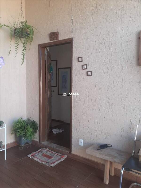 Casa à venda no Jardim Induberaba: 