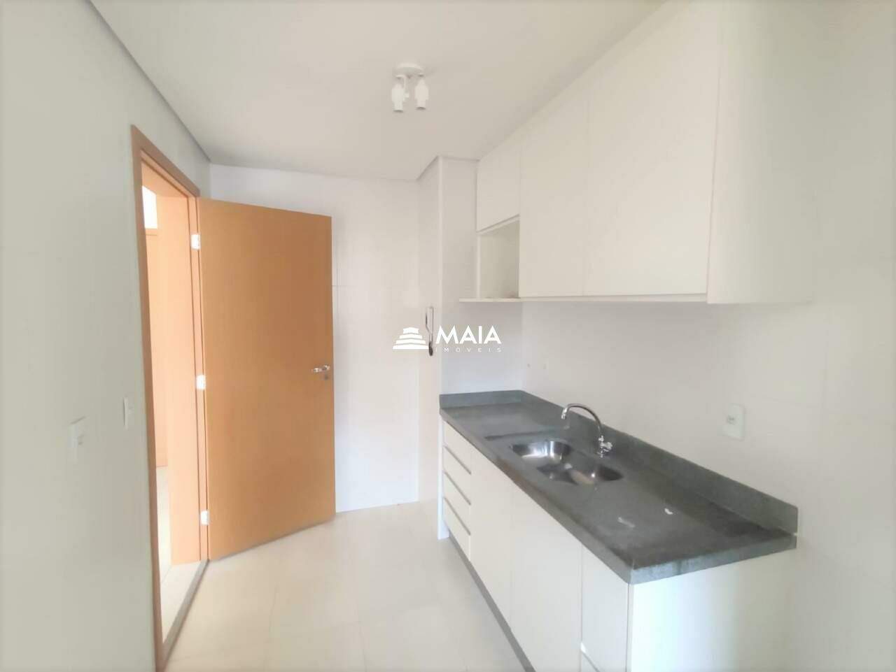 Apartamento à venda no Mercês: 