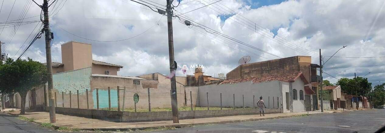 Terreno/Área à venda no Santa Maria: 