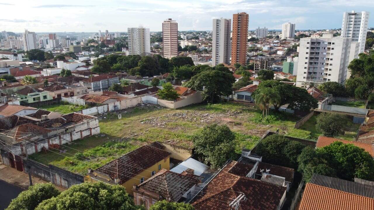 Terreno/Área à venda no Nossa Senhora da Abadia: 