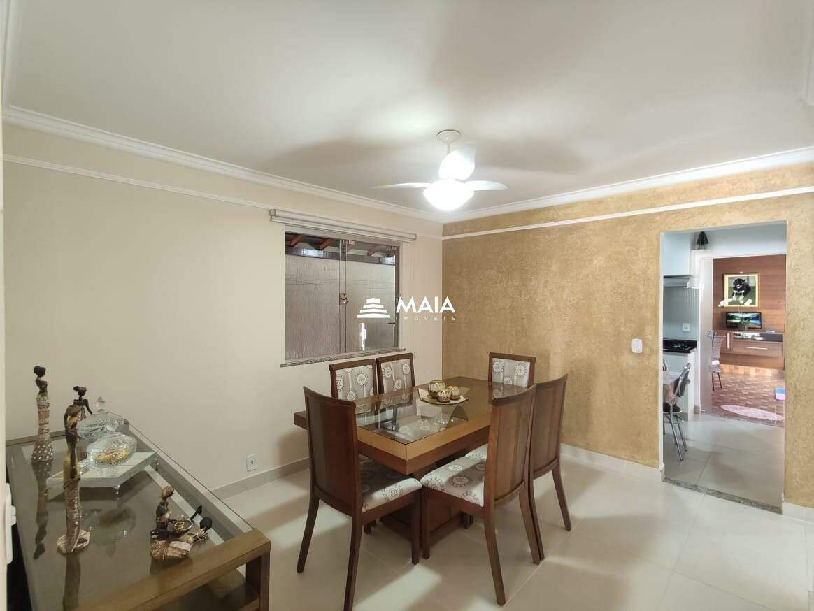 Casa à venda no Jardim Elza Amuí IV: 